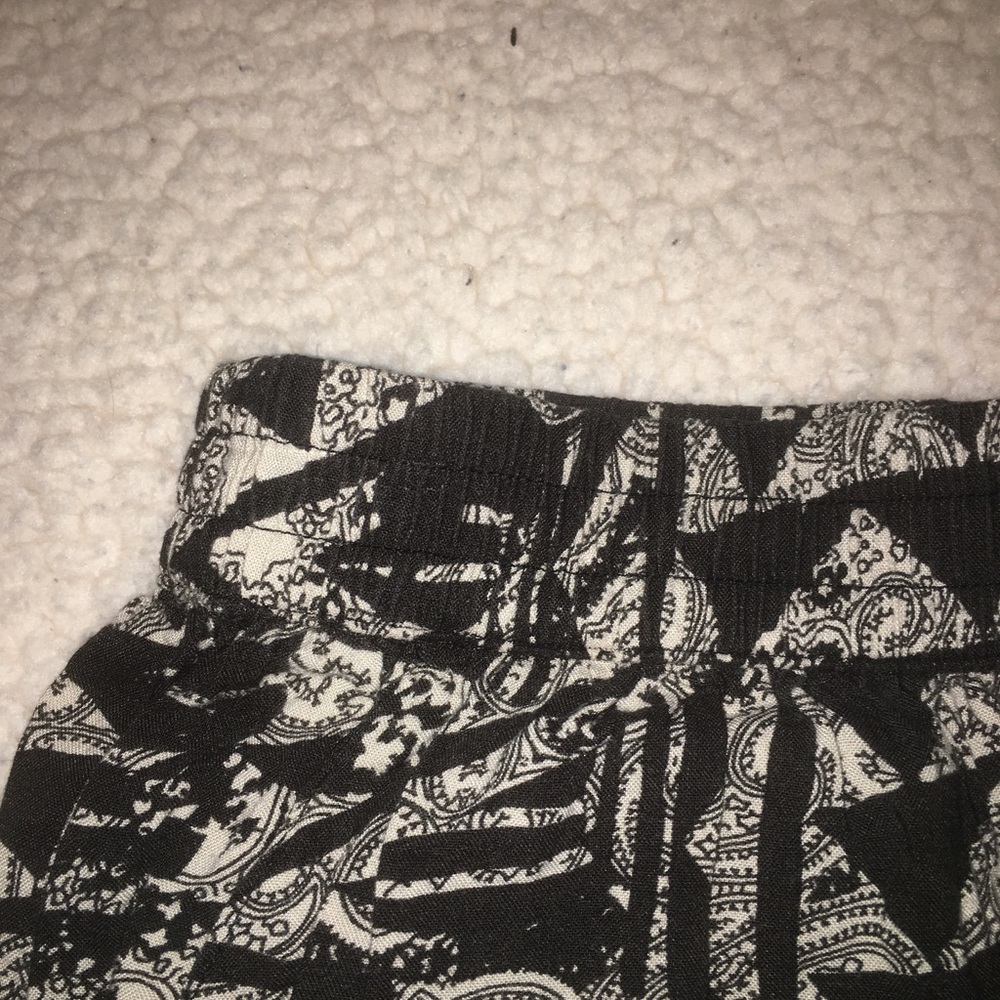 Printed flowy shorts